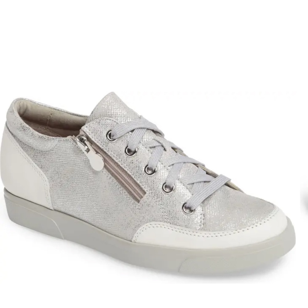 SOLD🚫 Munro Women’s Gabbie Sneaker